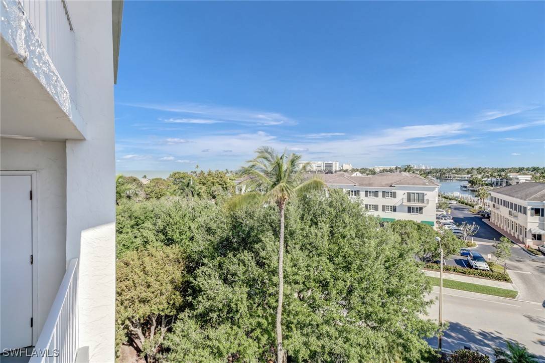 Naples, FL 34102,1300 Gulf Shore BLVD N #603