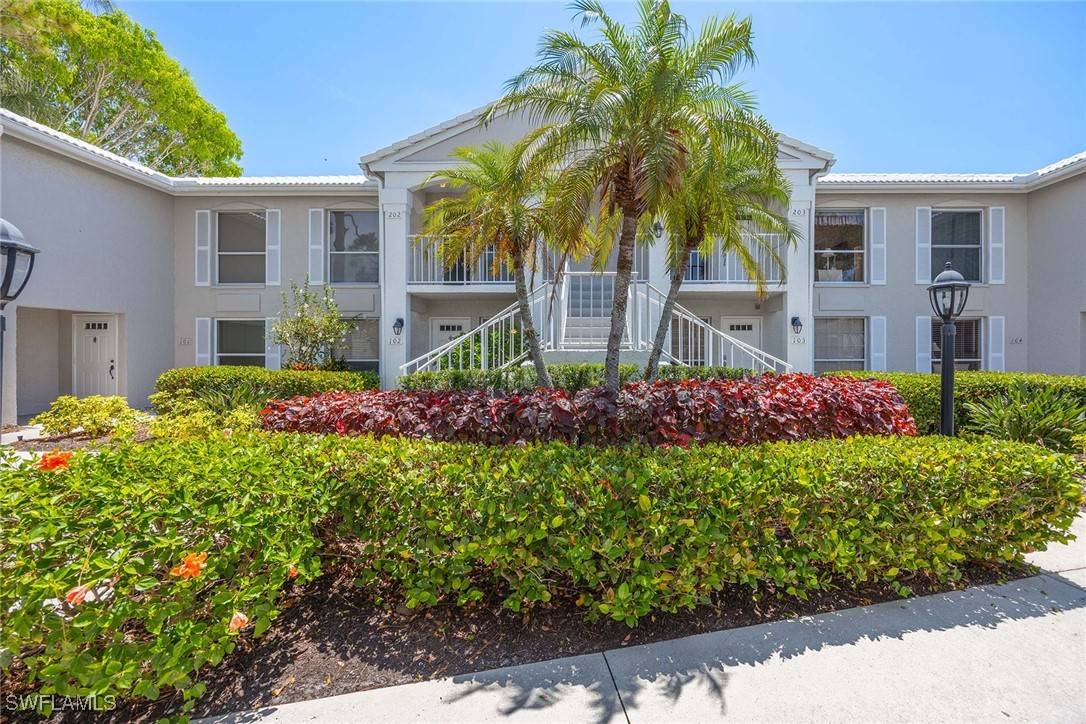 Naples, FL 34108,822 Gulf Pavillion DR #202