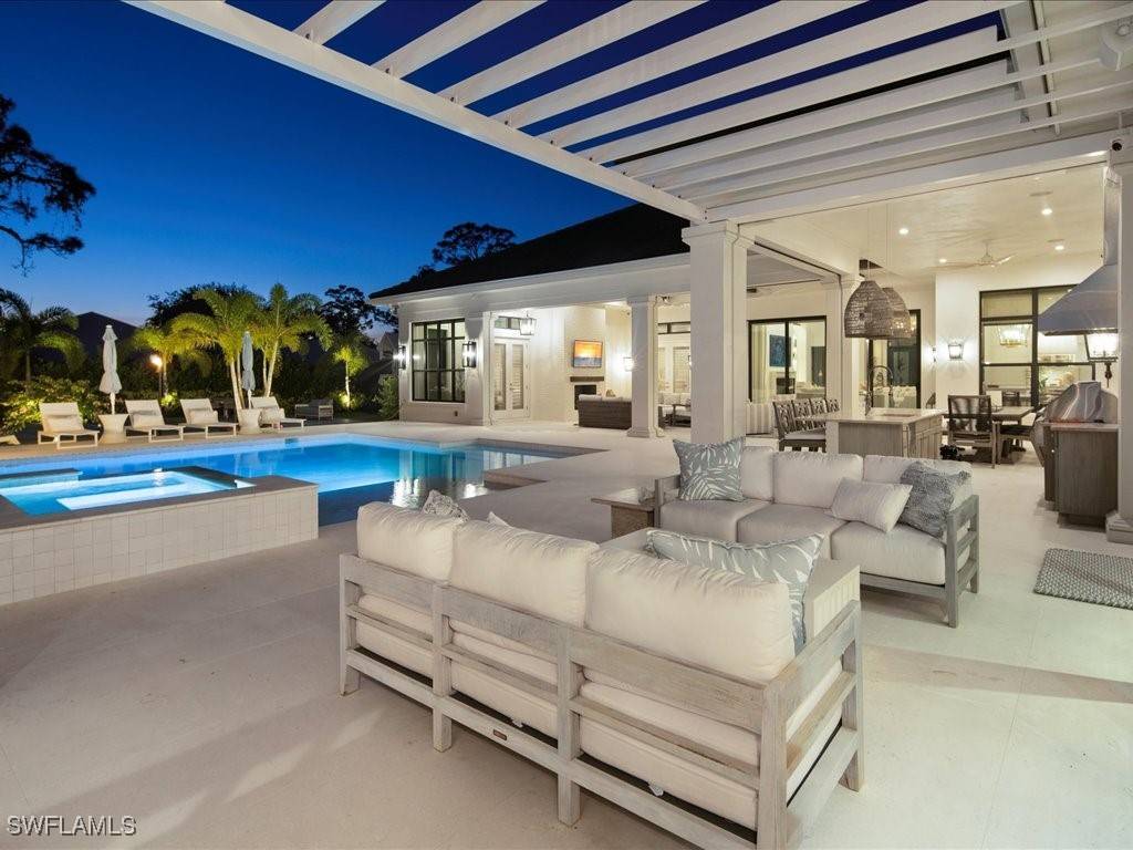 Naples, FL 34108,186 North ST