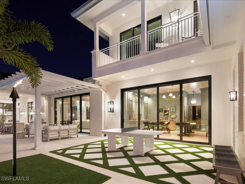 Naples, FL 34108,186 North ST