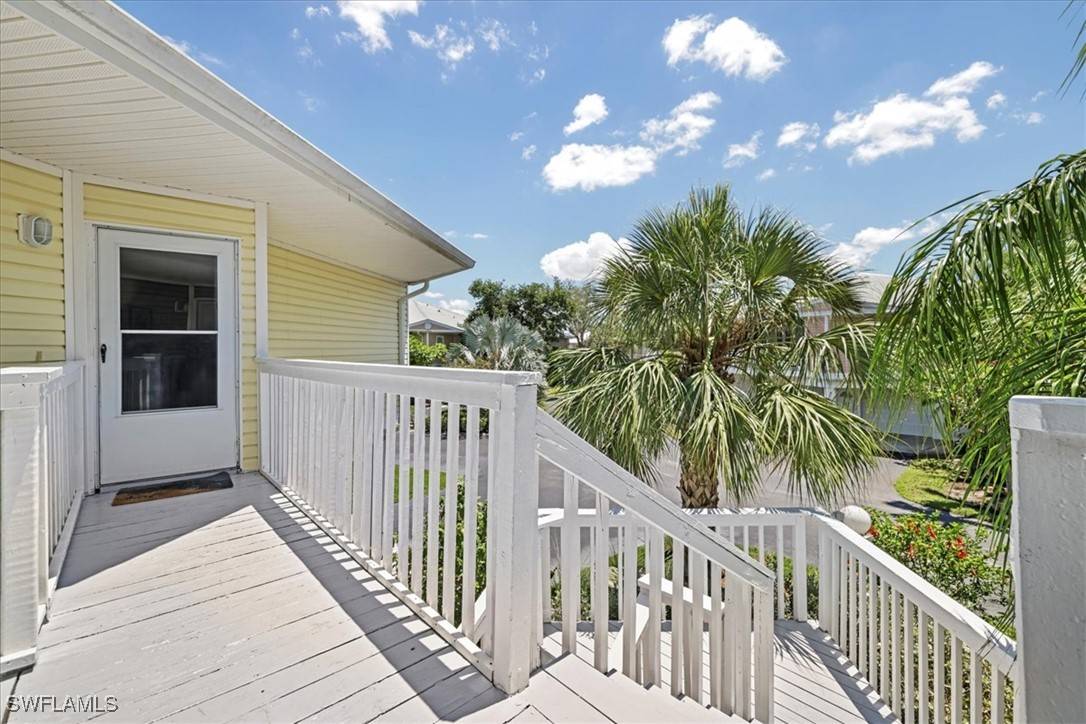 North Fort Myers, FL 33903,950 Moody RD #111