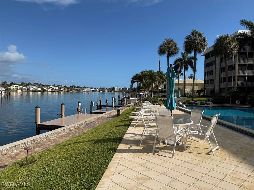 Naples, FL 34103,2880 Gulf Shore BLVD N #404