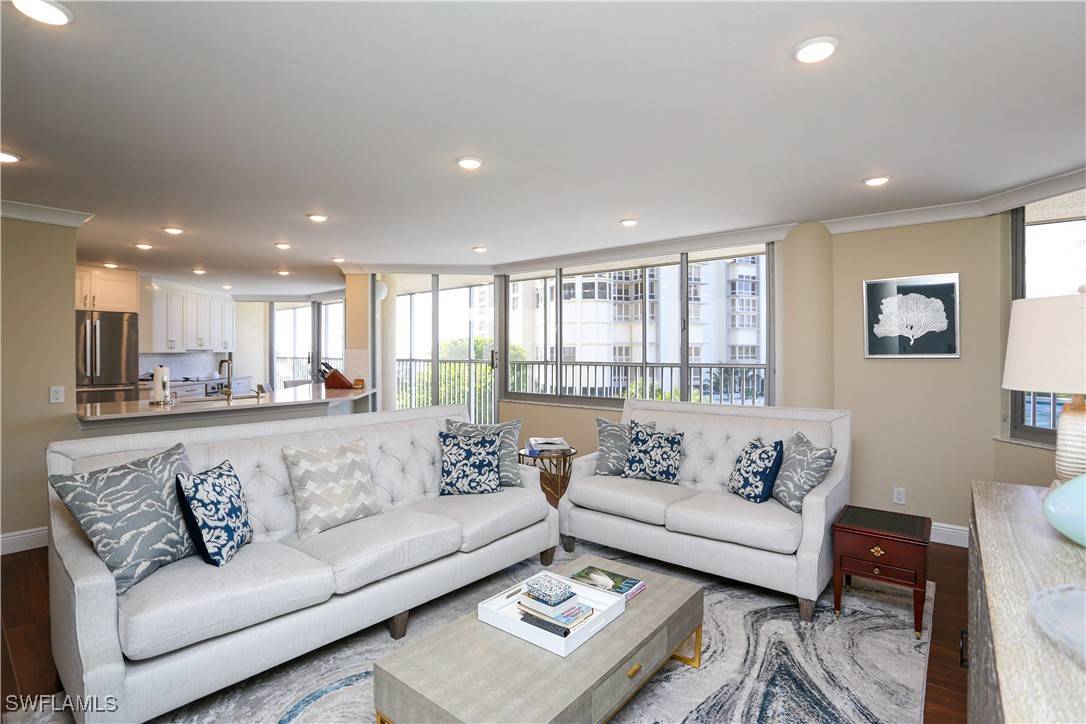 Naples, FL 34103,4041 Gulf Shore BLVD N #305