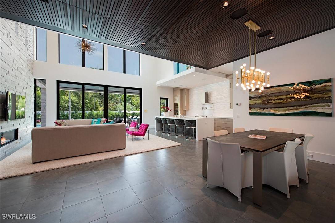 Naples, FL 34102,688 3rd ST N