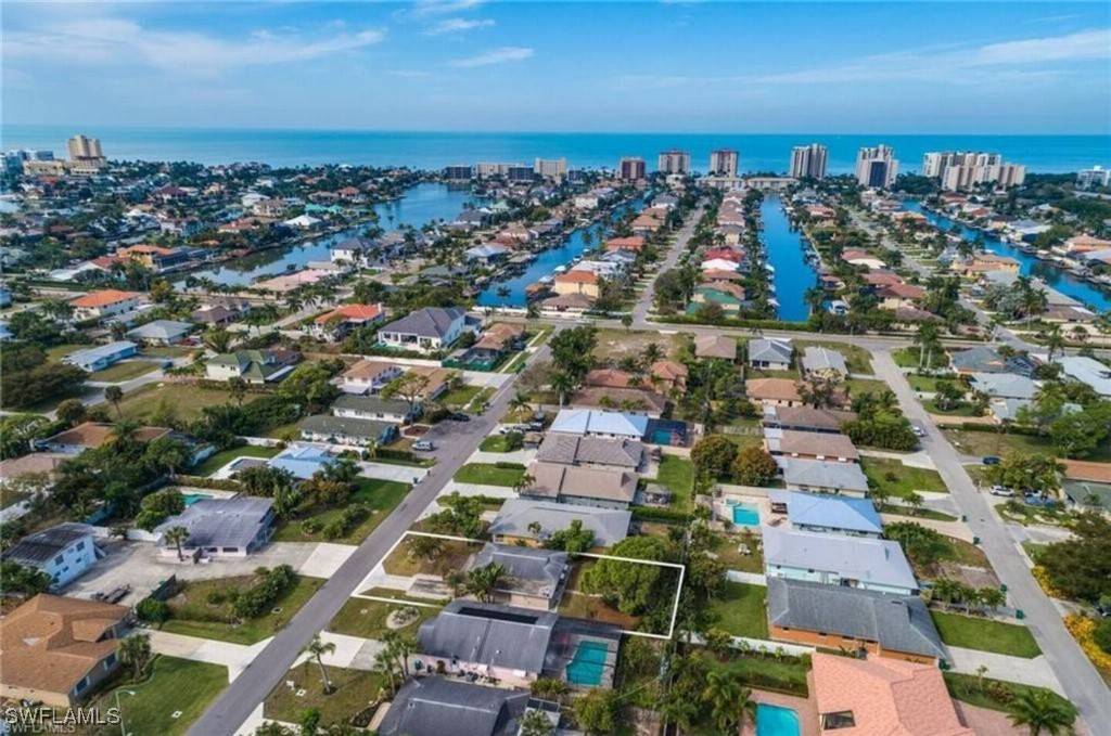 Naples, FL 34108,535 107th AVE N