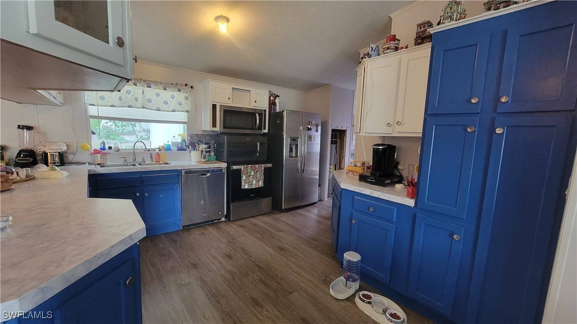 North Fort Myers, FL 33903,320 Redlin ST
