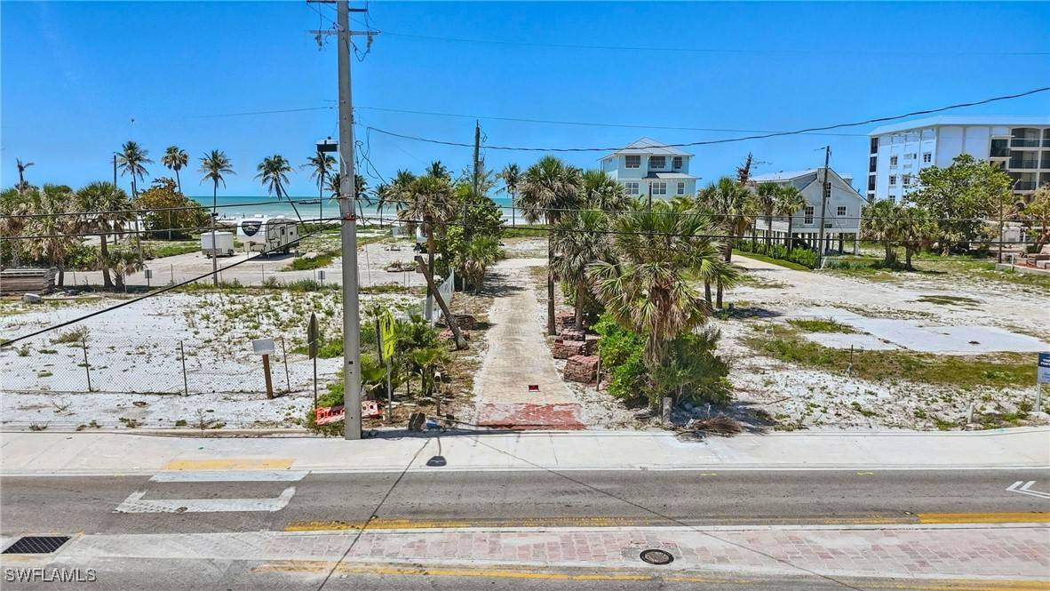 Fort Myers Beach, FL 33931,2686 Estero BLVD