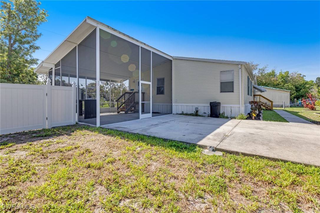 North Fort Myers, FL 33917,8269 Penny DR