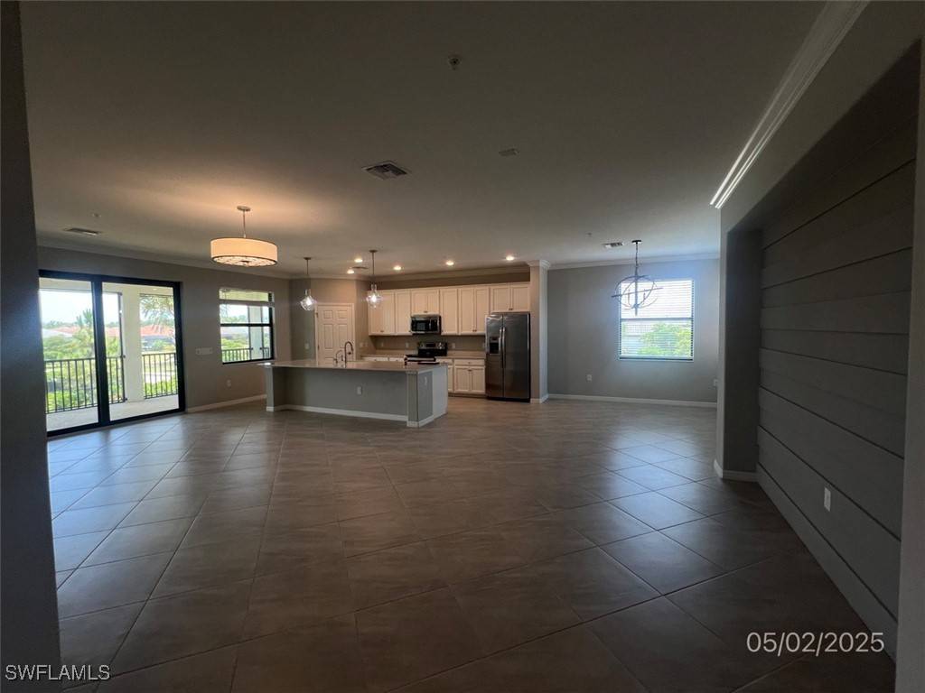 Fort Myers, FL 33913,12048 Hawthorn Lake DR #202