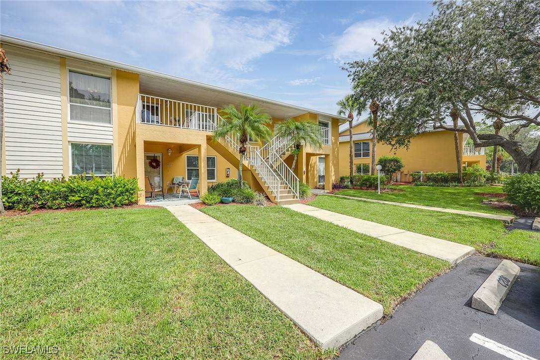 Naples, FL 34110,1210 Yesica Ann CIR #C-206
