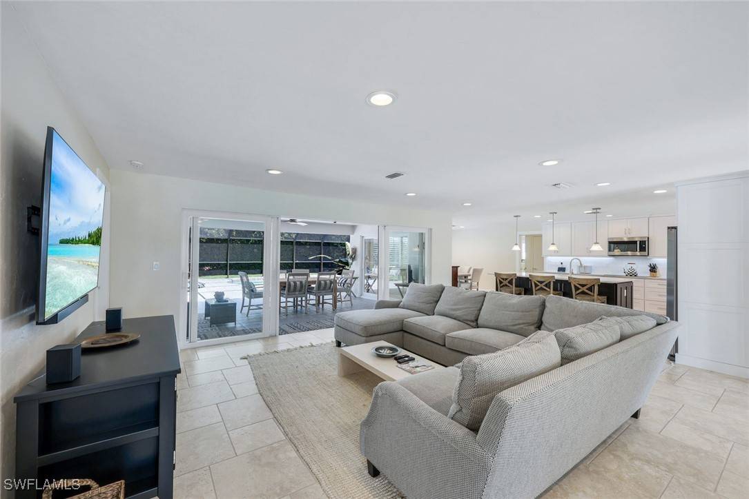 Naples, FL 34103,725 Old Trail DR