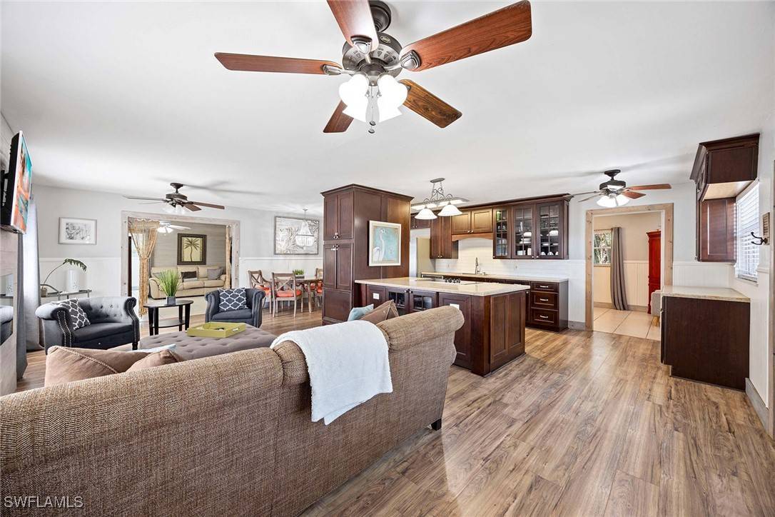 Naples, FL 34108,736 94th AVE N