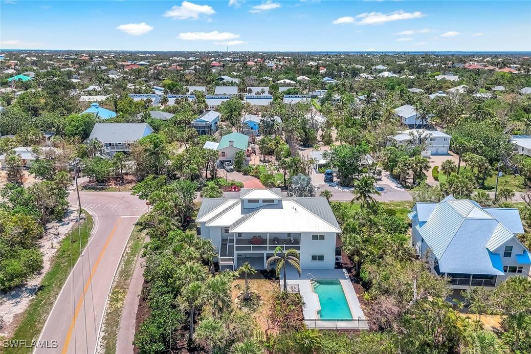 Sanibel, FL 33957,742 Nerita ST