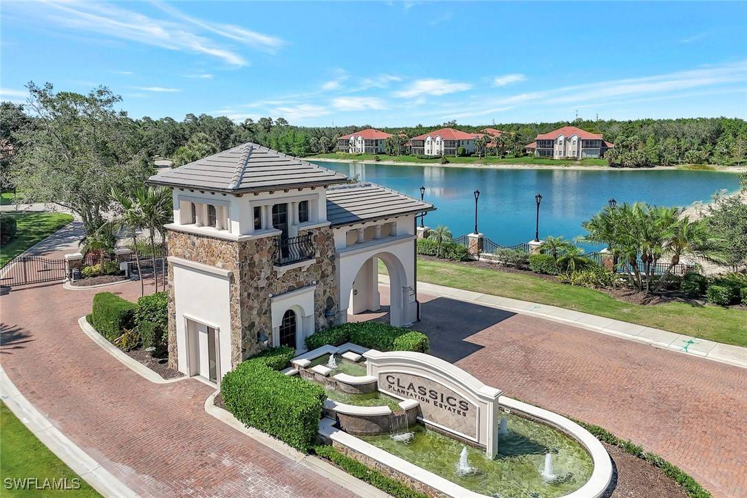 Naples, FL 34113,7748 Classics DR