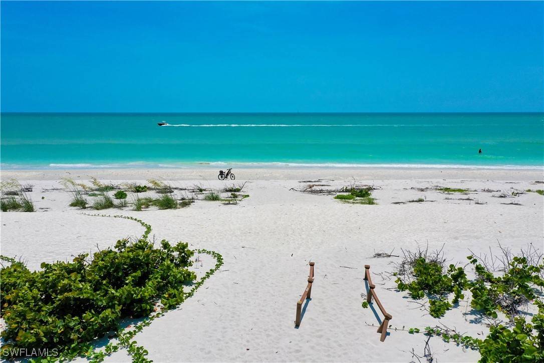 Sanibel, FL 33957,2737 W Gulf DR #122