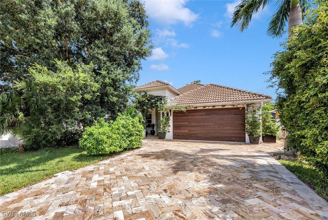 Naples, FL 34108,786 109th AVE N