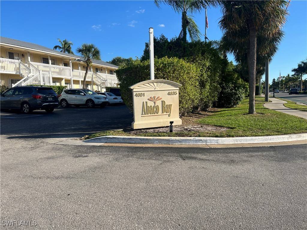 Naples, FL 34112,4603 Bayshore DR #F8