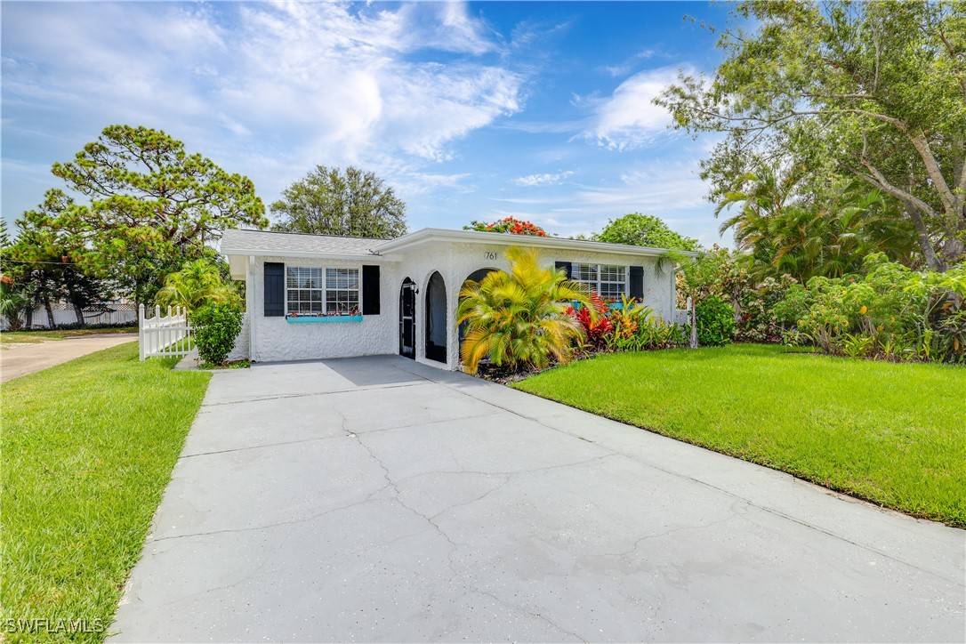 Naples, FL 34108,761 95th AVE N