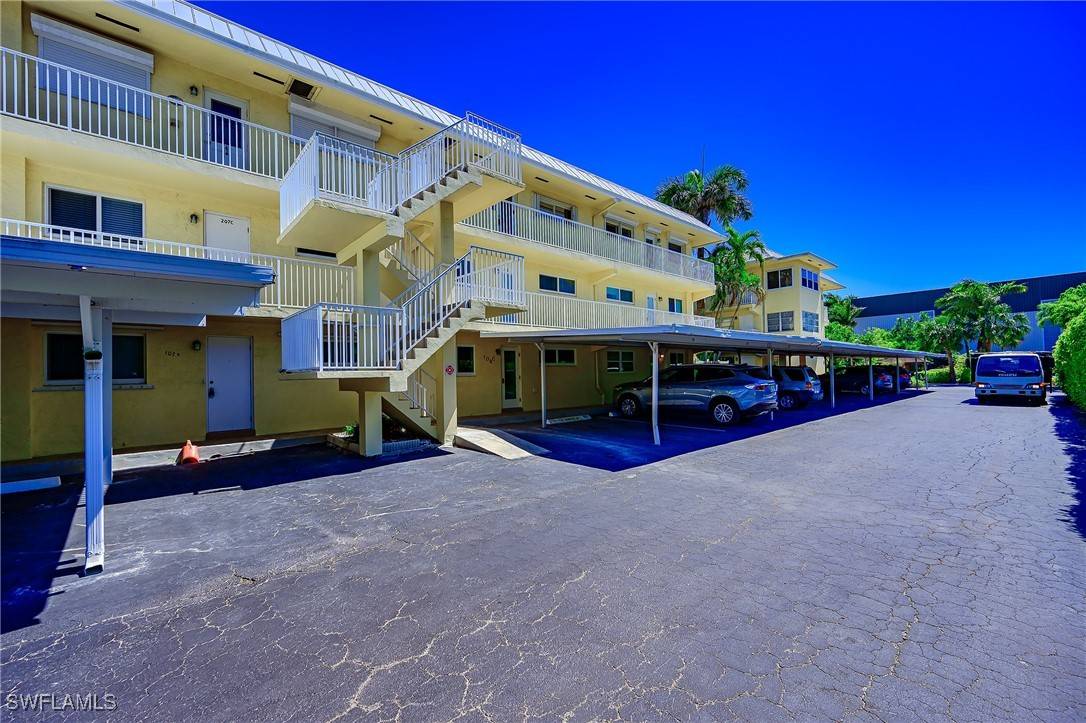Naples, FL 34102,1100 8th AVE S #309C