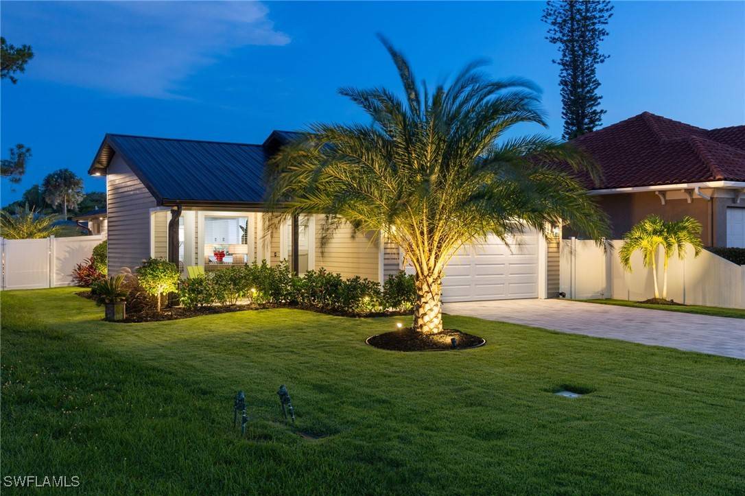 Naples, FL 34108,734 95th AVE N