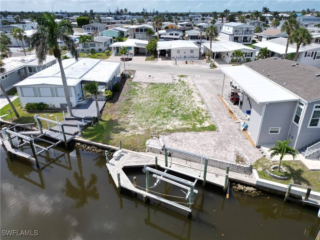 Fort Myers Beach, FL 33931,11370 Bougainvillea LN