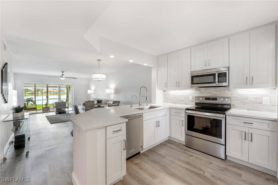 Naples, FL 34109,7848 Emerald CIR #J101