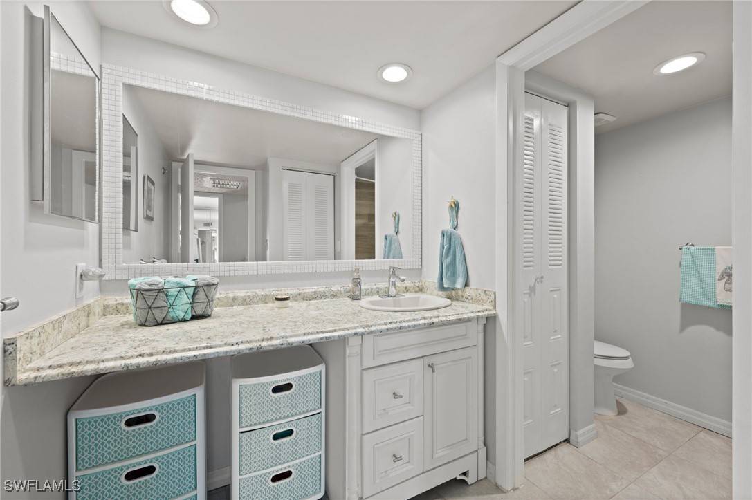 Fort Myers, FL 33919,5210 Cedarbend DR #4