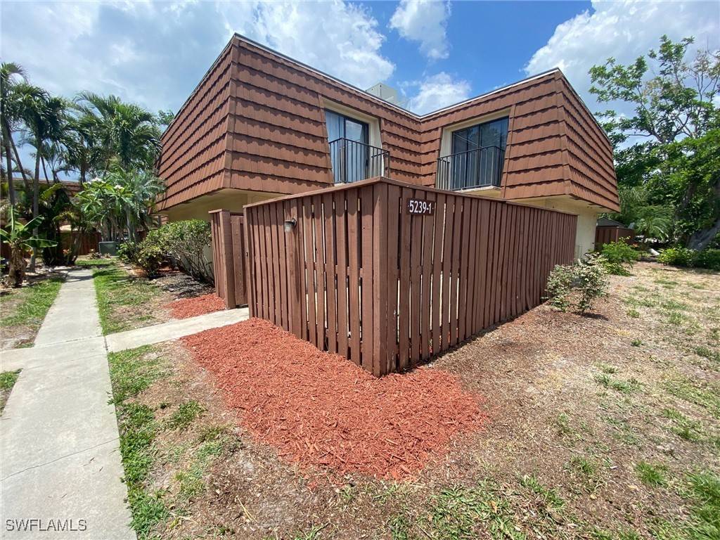 Fort Myers, FL 33919,5239 Cedarbend DR #1