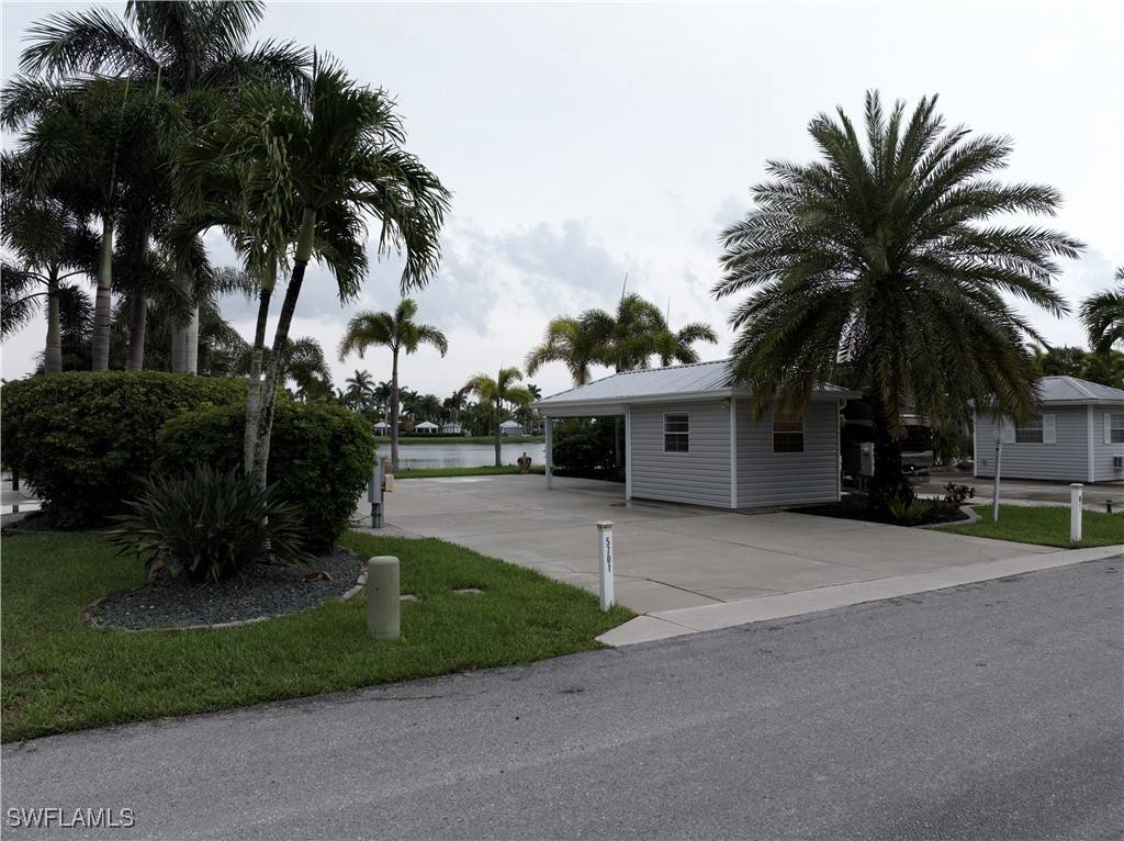 Fort Myers, FL 33905,5701 Cypress Woods Resort DR