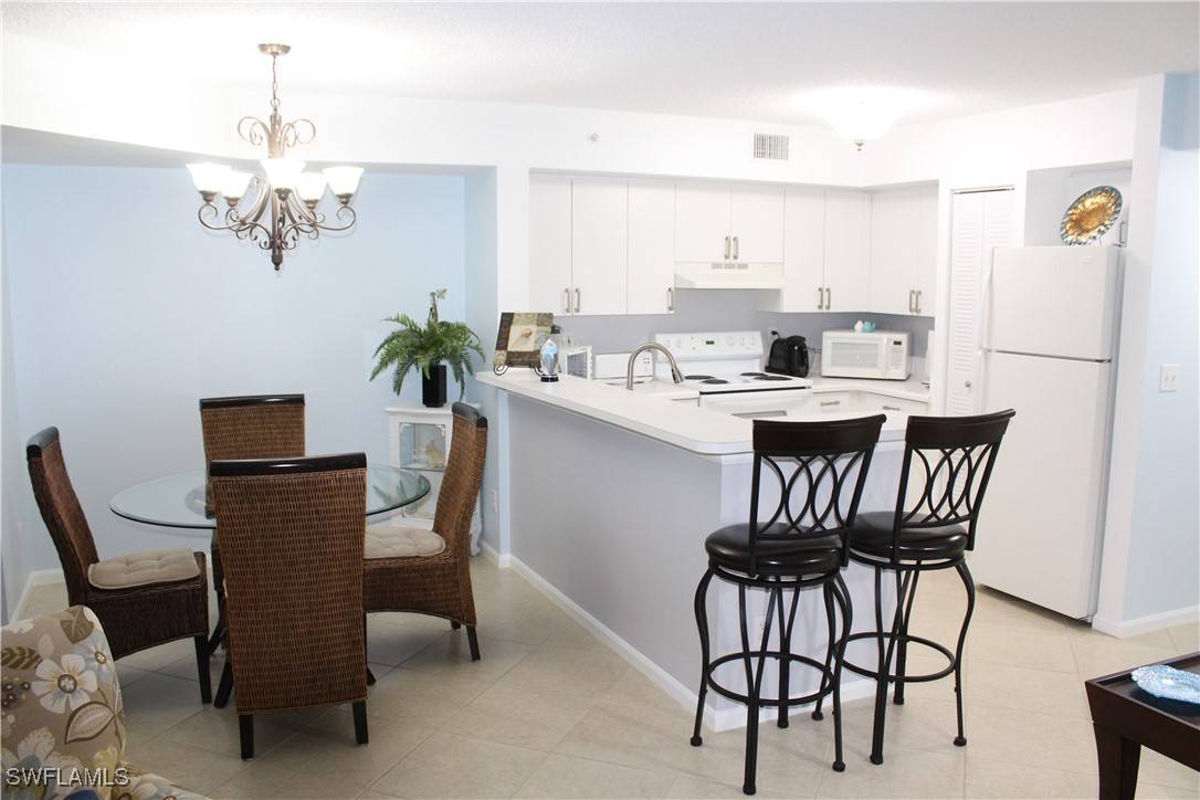 Naples, FL 34104,1235 Wildwood Lakes BLVD #4-104