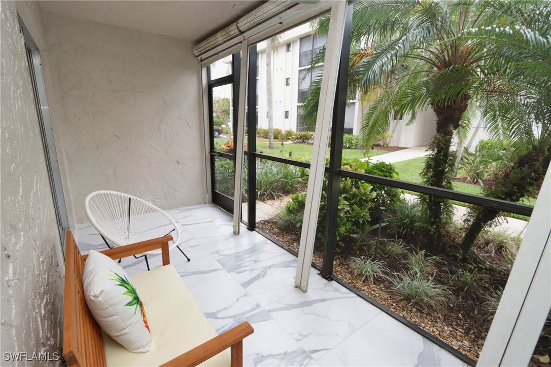 Naples, FL 34103,788 Park Shore DR #E14
