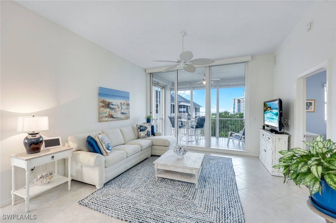 Naples, FL 34108,460 Launch CIR #Penthouse 01