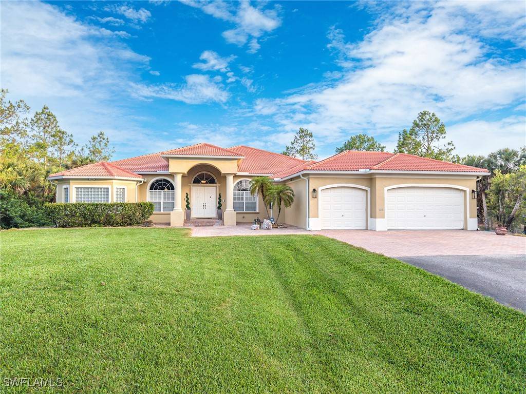 Naples, FL 34117,1640 GOLDEN GATE BLVD W