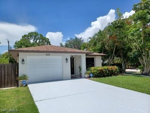 Naples, FL 34108,595 93rd AVE N