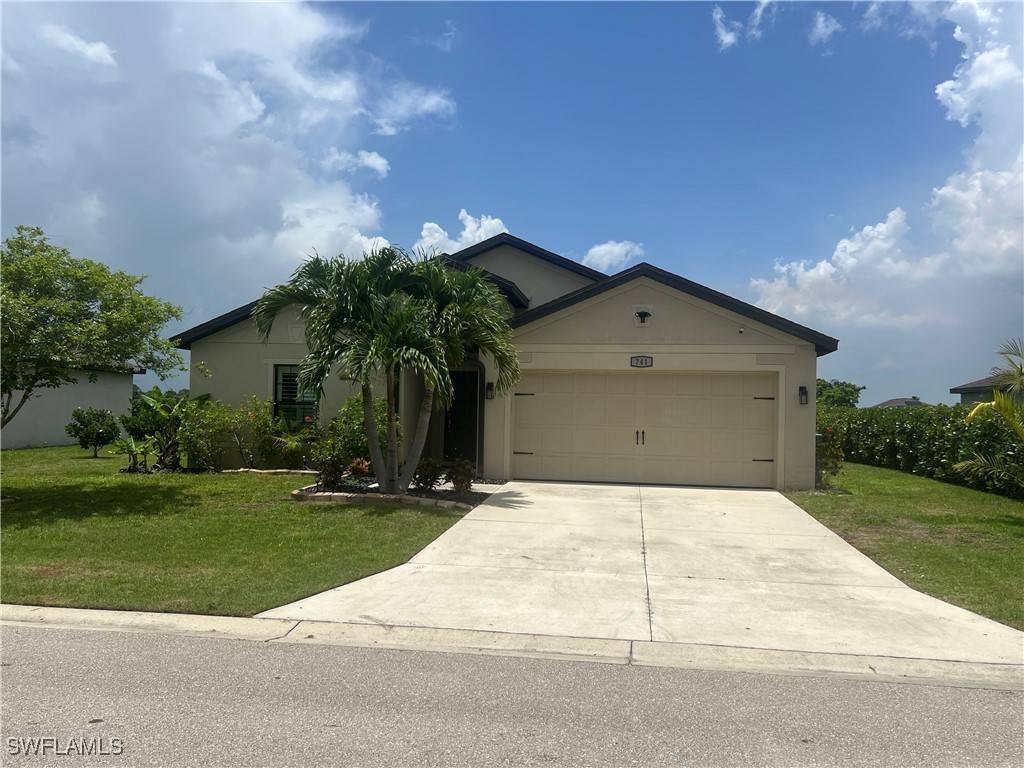 Lehigh Acres, FL 33974,741 Center Lake ST