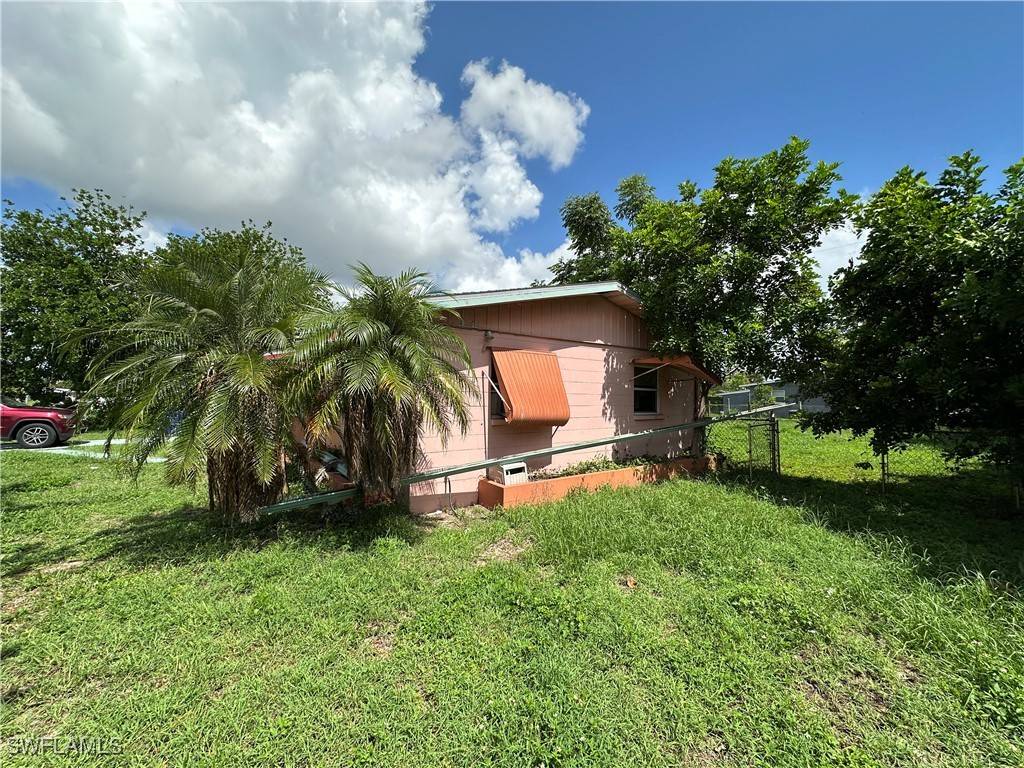 Lehigh Acres, FL 33936,305 Penn RD W
