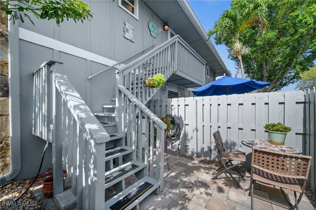 Fort Myers, FL 33919,4251 Island CIR #3