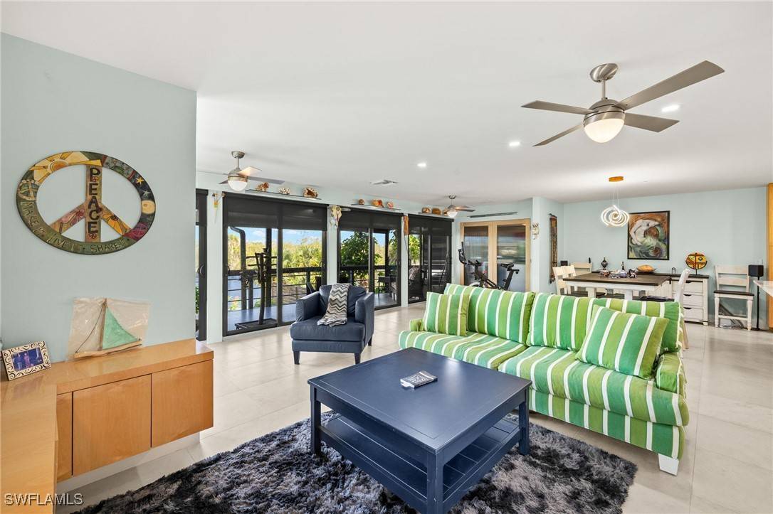Sanibel, FL 33957,771 Rabbit RD