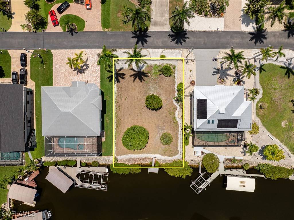 Fort Myers Beach, FL 33931,17921 Grey Heron CT