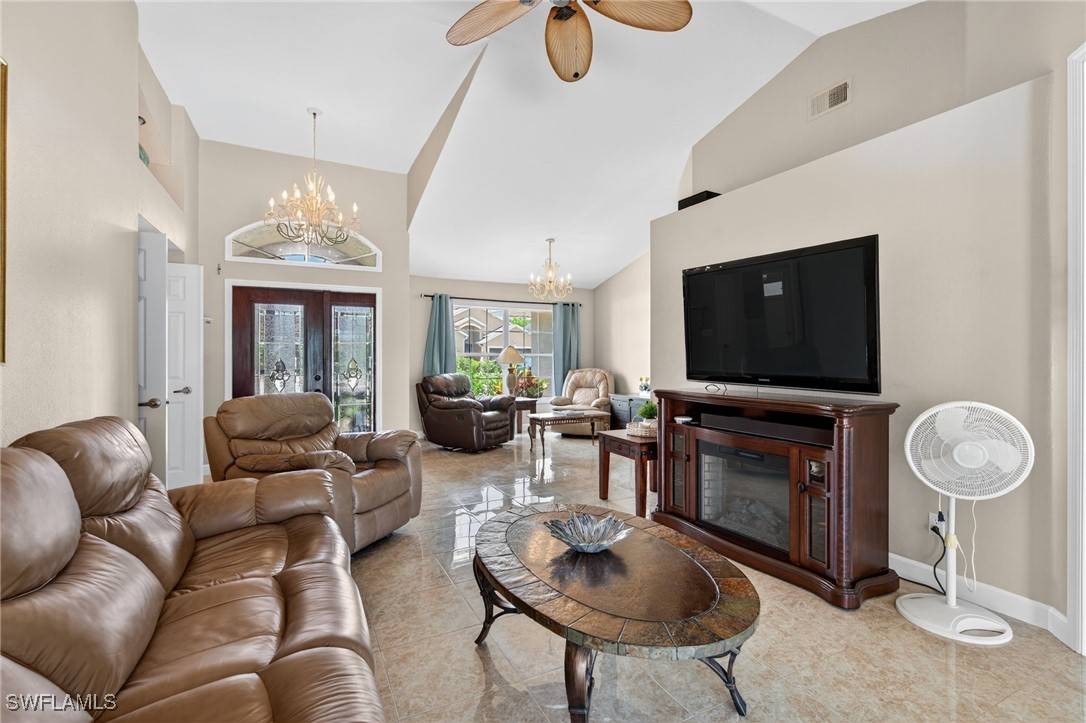 Naples, FL 34112,3727 Kent DR