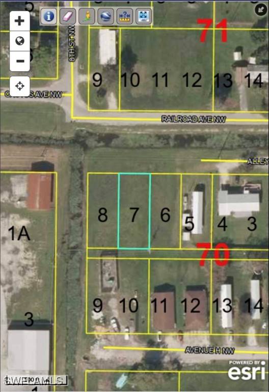 Moore Haven, FL 33471,784 Railroad AVE NW