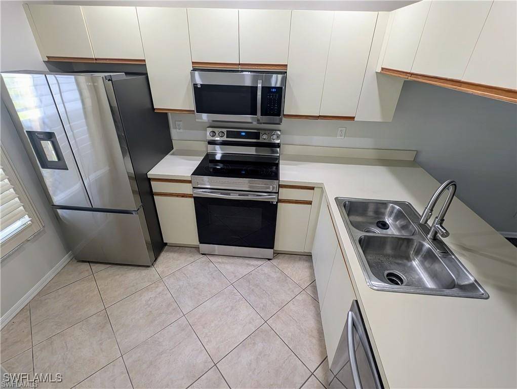 Naples, FL 34112,1915 Courtyard WAY S #G102
