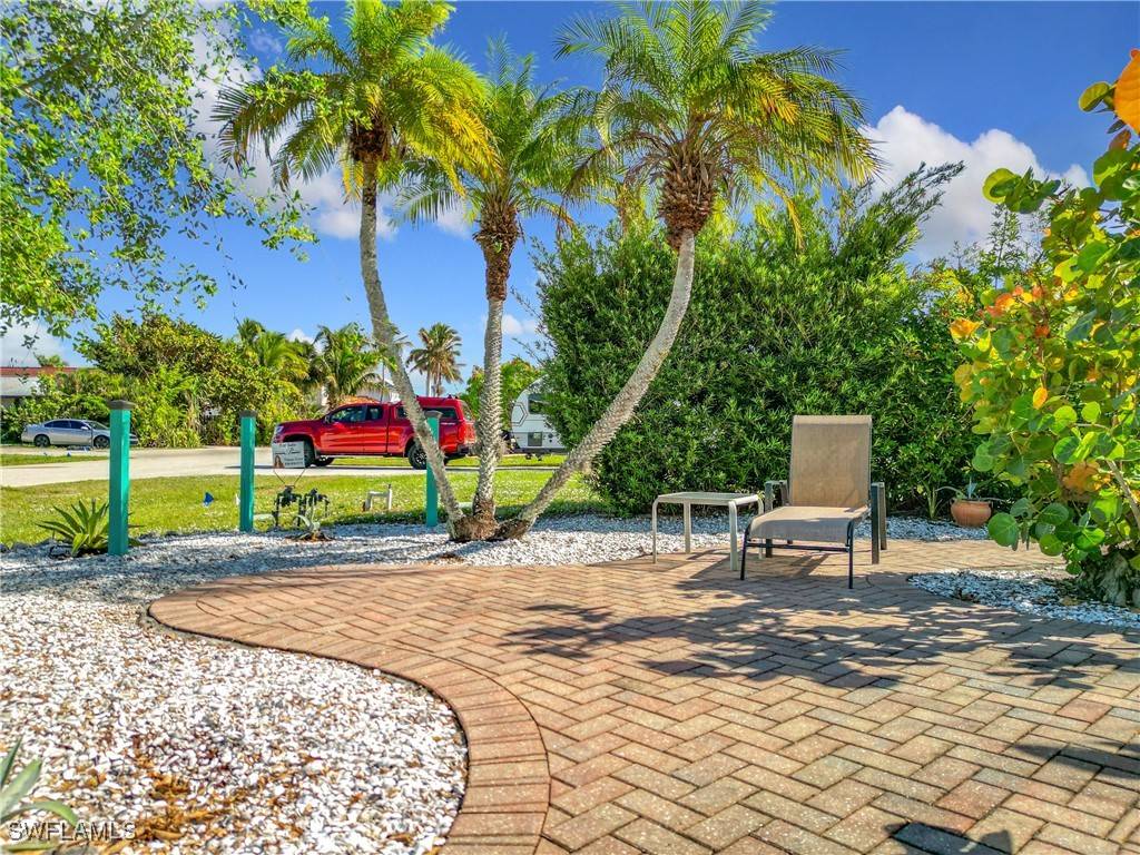 Naples, FL 34108,550 110th AVE N
