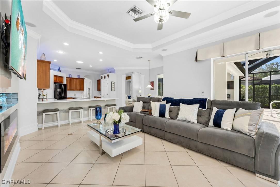 Naples, FL 34110,16100 Parque LN