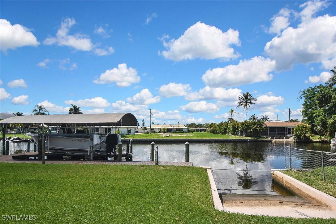North Fort Myers, FL 33903,467 Stipe ST