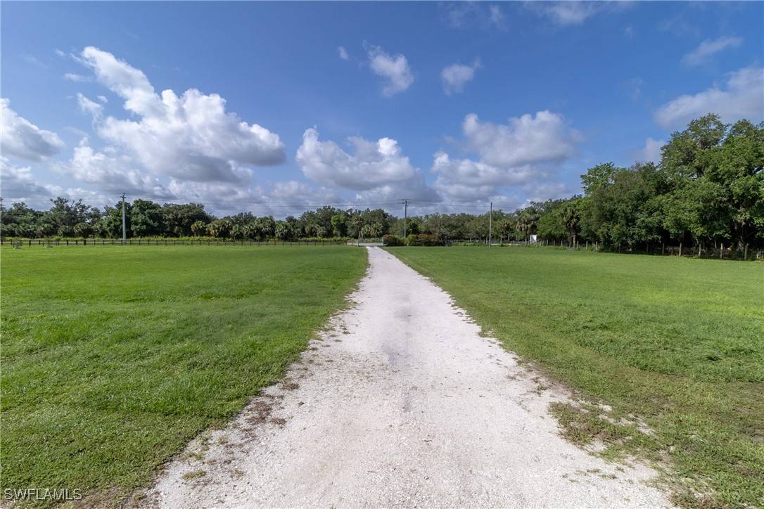 Alva, FL 33920,19801 N River RD