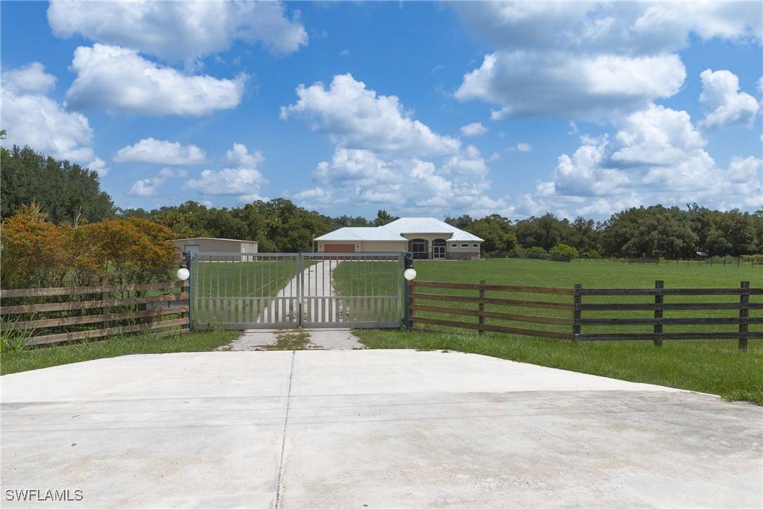 Alva, FL 33920,19801 N River RD