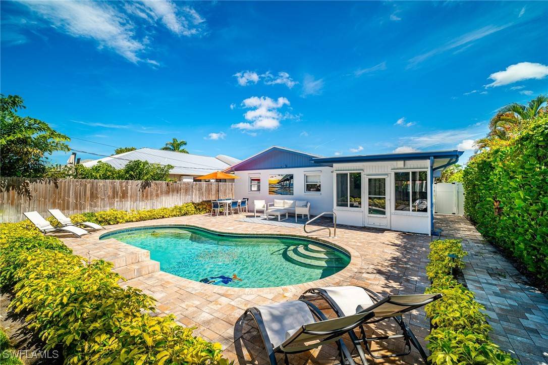 Naples, FL 34108,778 98th AVE N