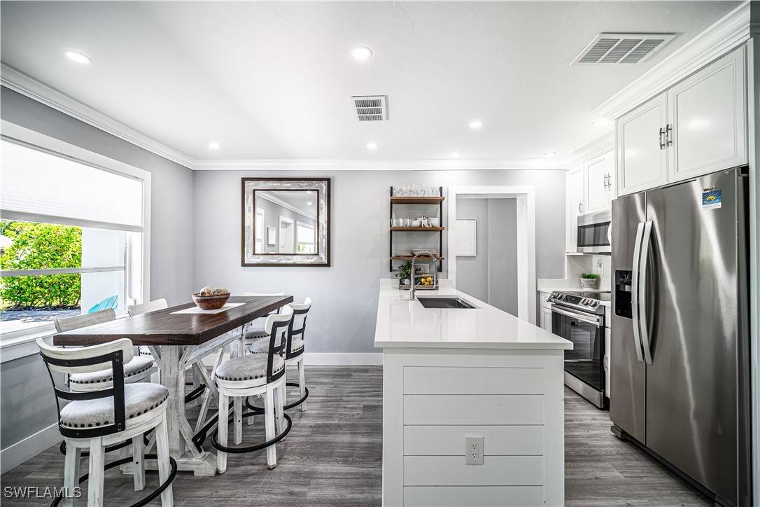 Naples, FL 34108,778 98th AVE N