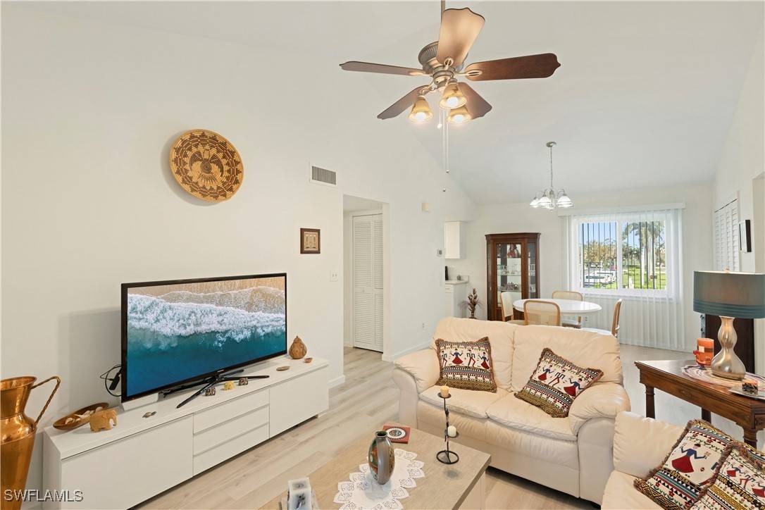 Naples, FL 34102,1297 7th AVE N #102